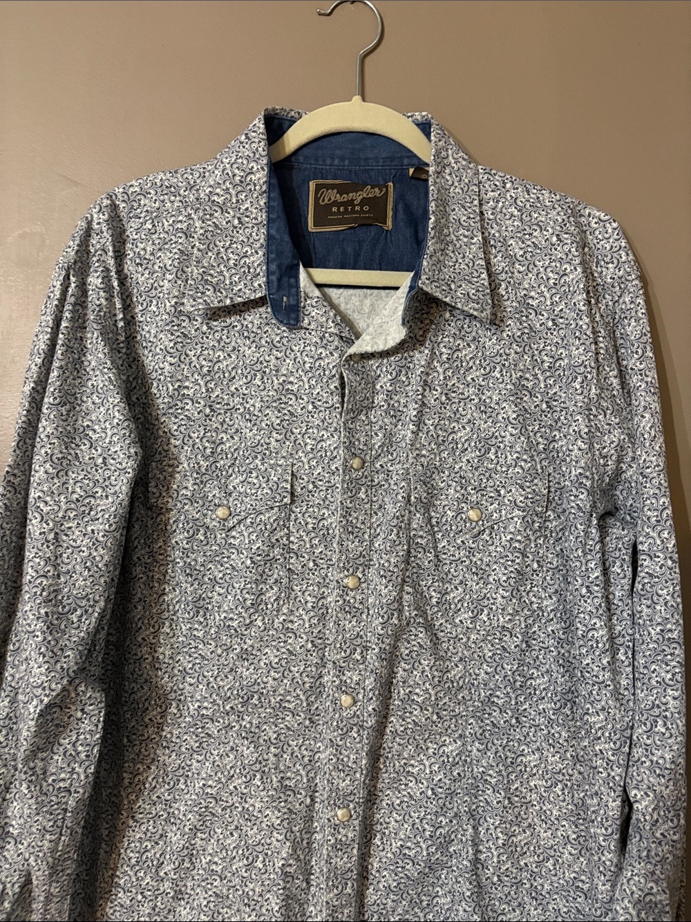 Wrangler Men's Lightweight Printed Shirt Snap button up Blue and White